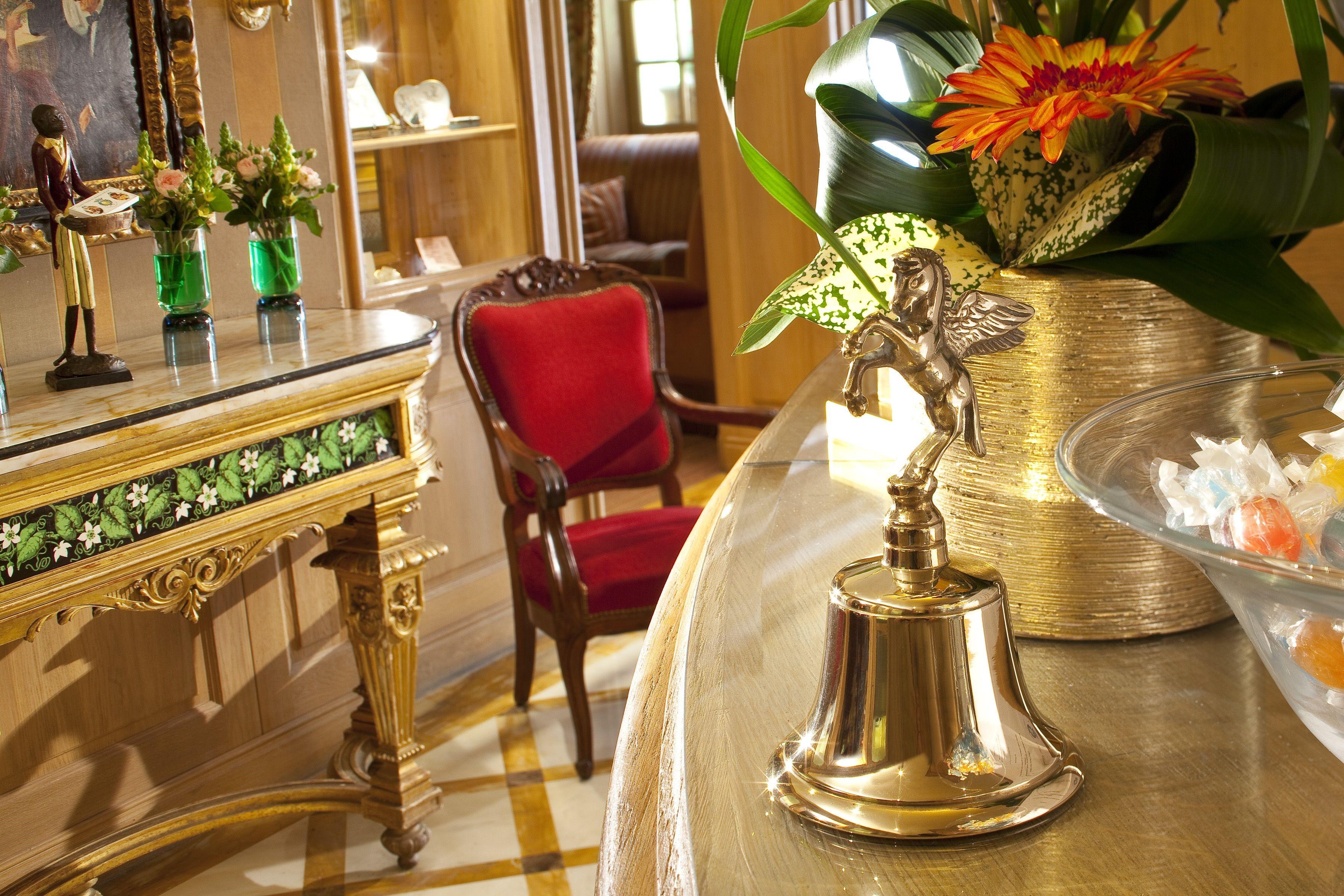 Hotel Chambiges Elysees Paris