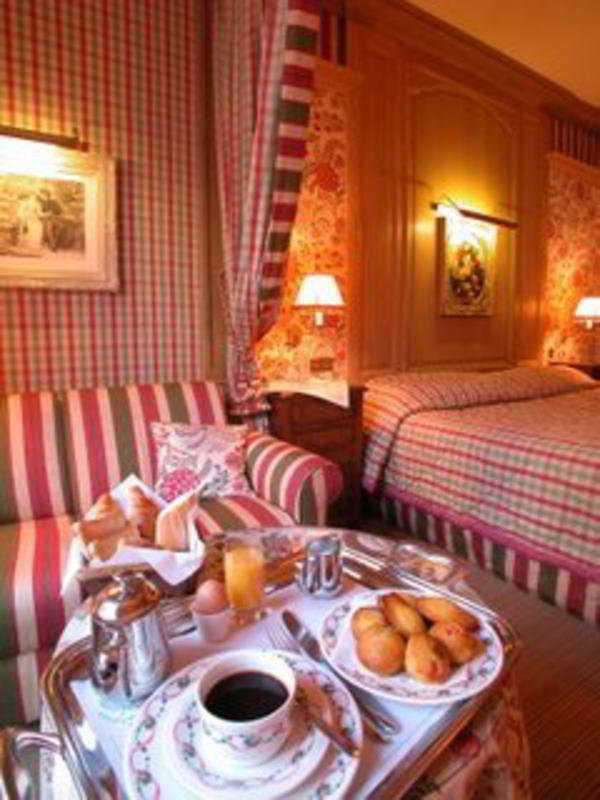 Hotel Chambiges Elysees 4*