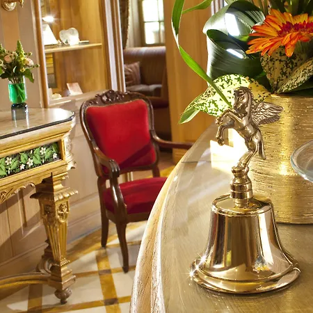 Hotel Chambiges Elysees Paris
