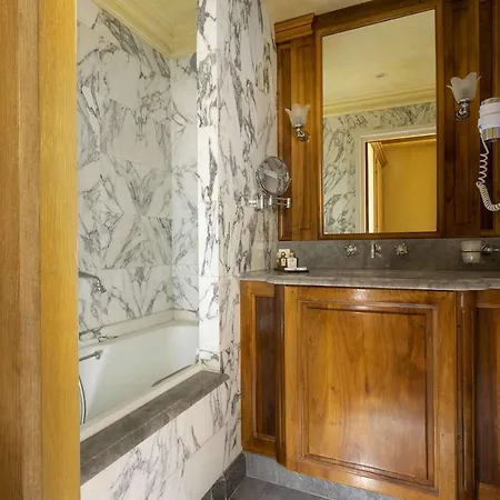 Chambiges Elysées Hotel 4*