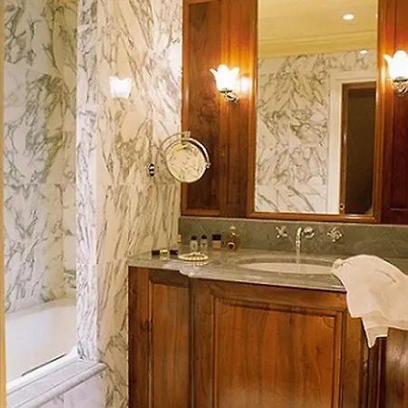 Chambiges Elysées Hotel